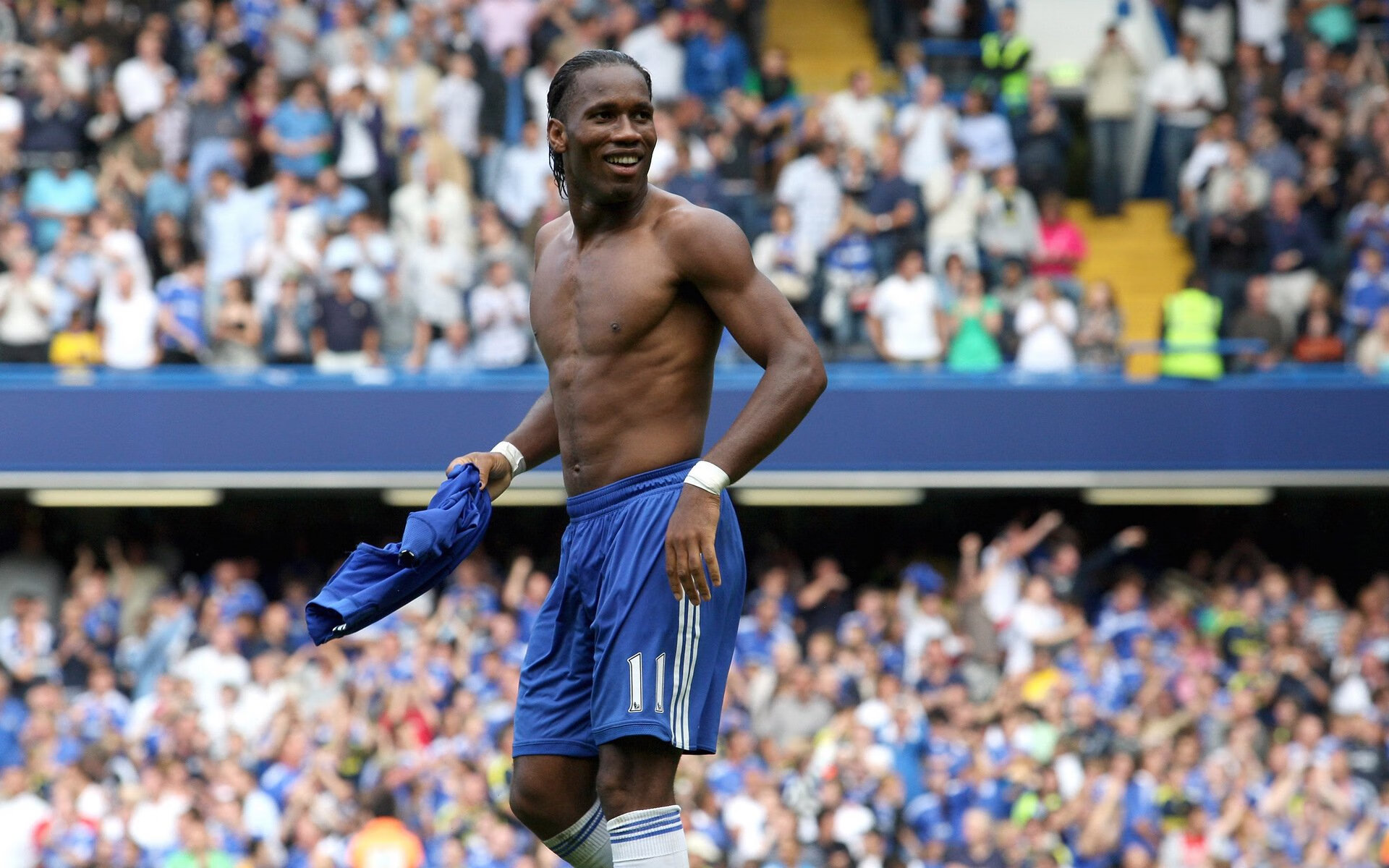 终场“英雄绝杀”：燃爆全场的精彩瞬间，终结战场英雄对决